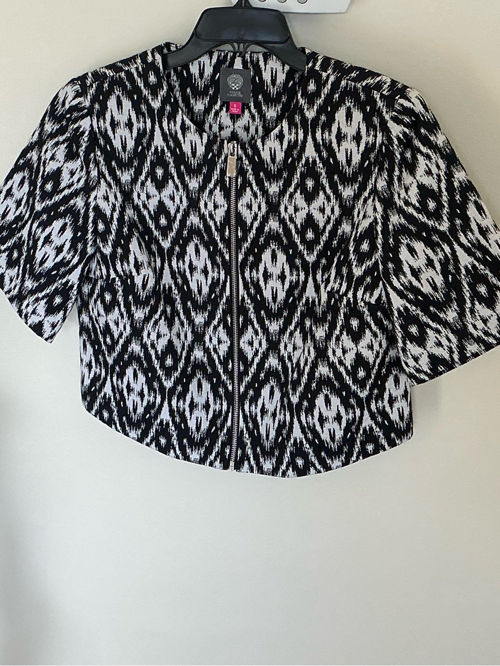 Vince Camuto-Black & White Ikat Crop Jacket